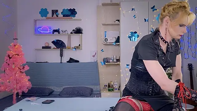 Snapshot of LolaSpaisTS chatting on January 10, 2026, 8:53 am LolaSpaisTS online show from January 10, 2026, 8:53 am