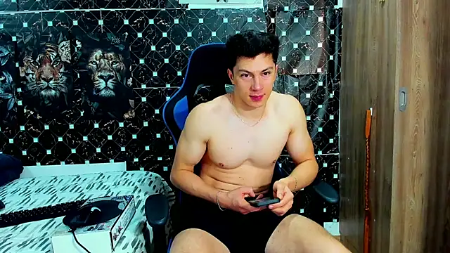 javiersexymann online show from May 15, 2026, 9:02 pm