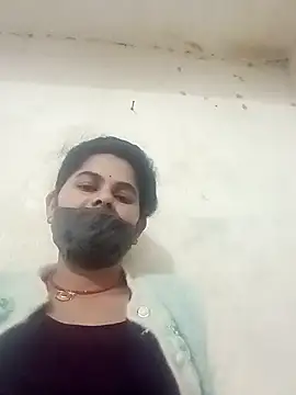 JULEE-740 online show from December 4, 2025, 3:00 pm