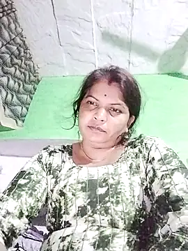 Rajnee33A online show from November 5, 2025, 10:57 pm