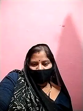 Rajnee33A online show from April 16, 2026, 4:52 pm