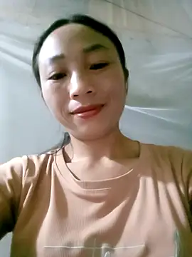 lucybaby00 online show from October 23, 2025, 9:13 pm