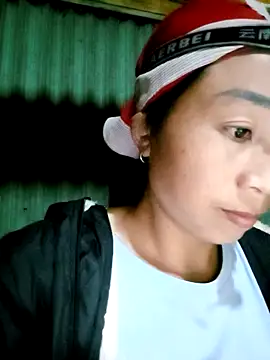 lucybaby00 online show from November 1, 2025, 1:49 pm