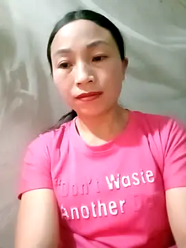 lucybaby00 online show from December 21, 2025, 2:41 pm