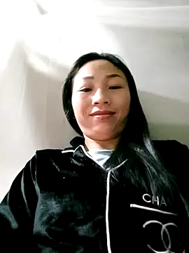 lucybaby00 online show from February 4, 2026, 10:49 pm