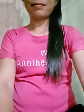 lucybaby00 online show from June 17, 2026, 3:22 pm