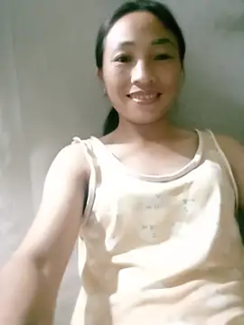 lucybaby00 online show from August 6, 2026, 5:24 am