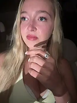 emilypeperoni online show from June 26, 2026, 9:09 pm