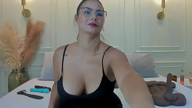 Snapshot of gabysanta_ chatting on May 6, 2026, 2:10 pm gabysanta online show from May 6, 2026, 2:10 pm