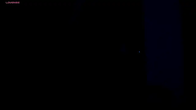 Queen-00 online show from October 15, 2025, 8:28 pm