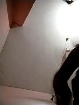 khhlmn online show from October 6, 2025, 6:52 pm