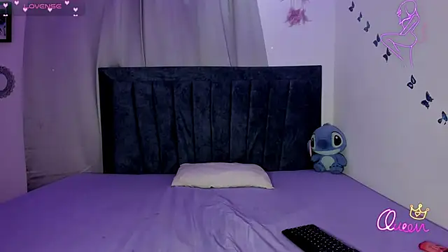 Snapshot of emmie_bunny chatting on February 26, 2026, 11:16 pm emmie bunny online show from February 26, 2026, 11:16 pm