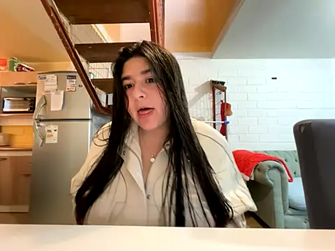 Snapshot of Tukatita69 chatting on December 5, 2025, 5:33 pm Tukatita69 online show from December 5, 2025, 5:33 pm