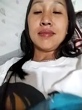 cute love00 online show from February 12, 2026, 11:15 pm