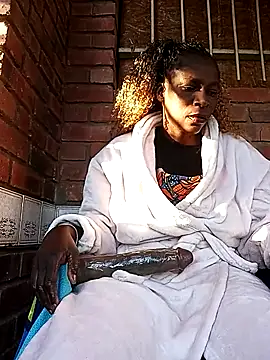 Snapshot of MatureGoddess_ chatting on April 2, 2026, 5:03 am MatureGoddess online show from April 2, 2026, 5:03 am