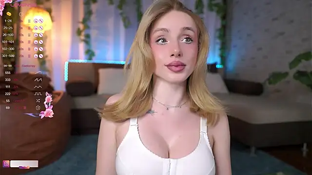 BabyyyLunaX online show from June 8, 2026, 7:47 pm
