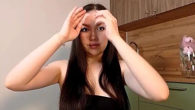 LexeeLuv online show from November 6, 2025, 3:43 am