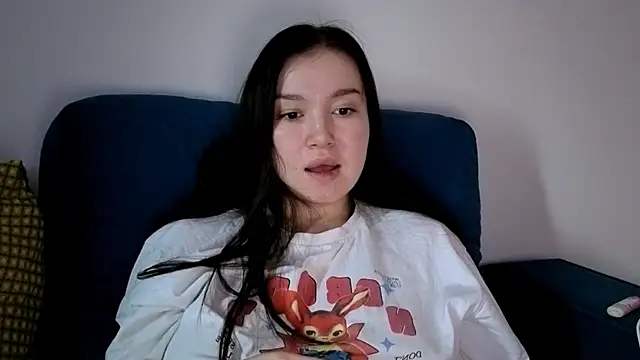 LexeeLuv online show from October 17, 2025, 3:43 am