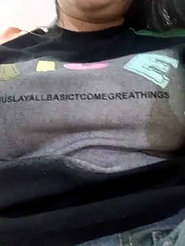 Snapshot of _Babyrose_ chatting on November 17, 2025, 3:38 pm Babyrose online show from November 17, 2025, 3:38 pm