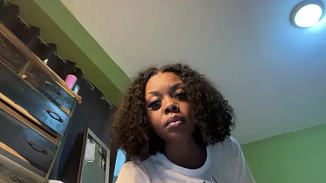 Snapshot of Liaprettygirl chatting on April 2, 2026, 3:13 am Liaprettygirl online show from April 2, 2026, 3:13 am