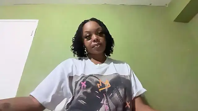 Liaprettygirl online show from May 23, 2026, 4:22 am
