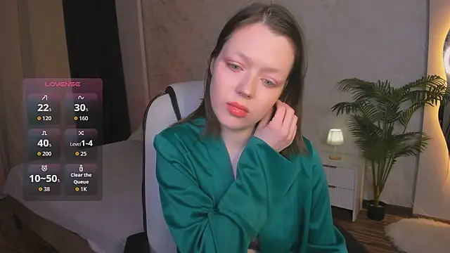 Snapshot of Lunar_Lily chatting on February 13, 2026, 6:02 am Lunar Lily online show from February 13, 2026, 6:02 am