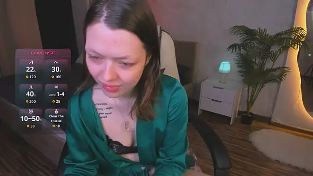 Snapshot of Lunar_Lily chatting on February 5, 2026, 5:47 am Lunar Lily online show from February 5, 2026, 5:47 am