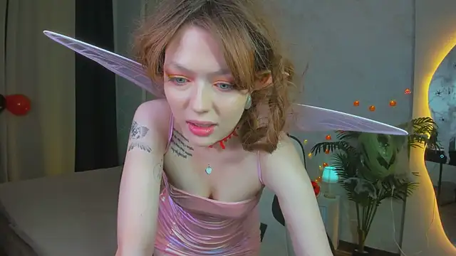 Lunar Lily online show from October 30, 2025, 6:01 am