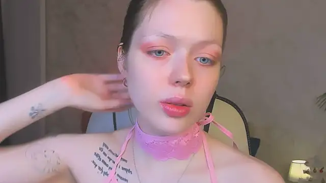 Lunar Lily online show from January 12, 2026, 5:58 am