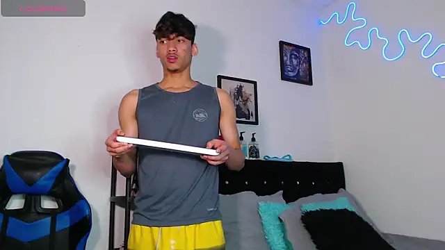 Gael Jones online show from October 24, 2025, 4:55 am