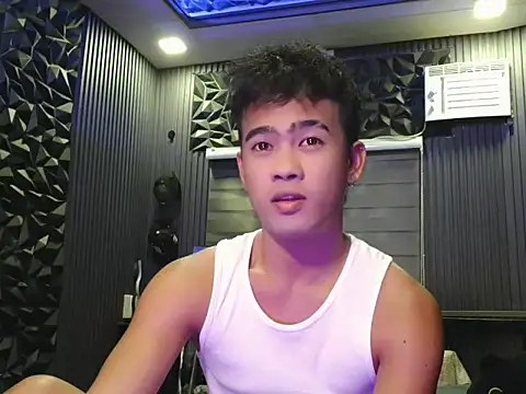 xx topless online show from May 20, 2026, 6:49 pm