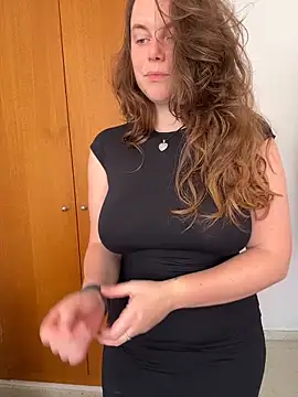Snapshot of TenderLaGlamor chatting on June 1, 2026, 11:21 am TenderLaGlamor online show from June 1, 2026, 11:21 am