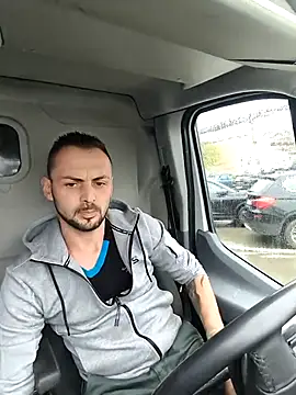 papichulo0099 online show from November 26, 2025, 9:20 am