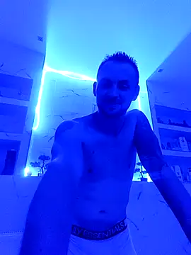 papichulo0099 online show from October 25, 2025, 7:36 pm