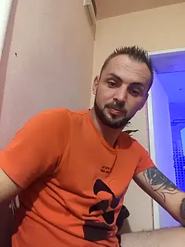 papichulo0099 online show from October 26, 2025, 8:42 pm