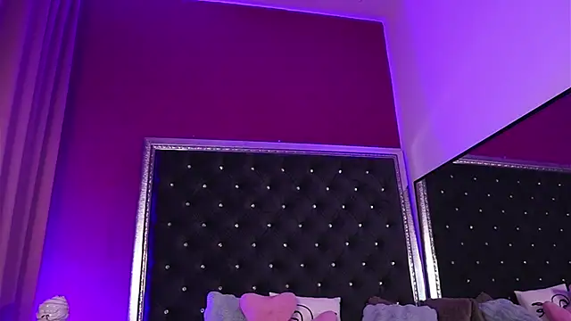 alexxisrae online show from March 27, 2026, 4:21 am