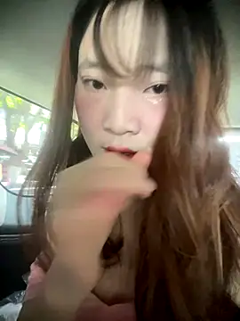 littleqiu online show from September 13, 2025, 7:19 am