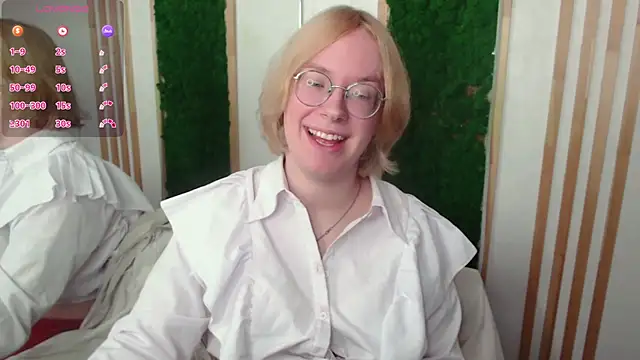 Amanda Butlerr online show from June 20, 2026, 12:43 pm