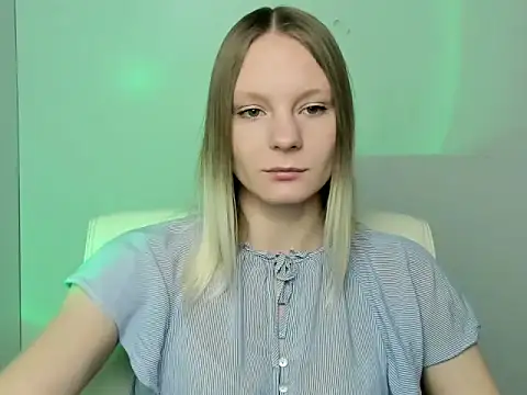 Snapshot of Kassandra_XX chatting on September 13, 2025, 5:18 am Kassandra XX online show from September 13, 2025, 5:18 am