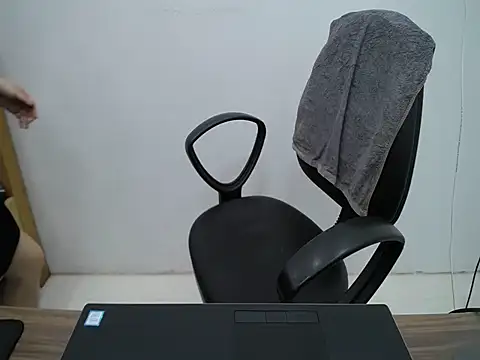  Lady- online show from November 17, 2025, 8:29 am