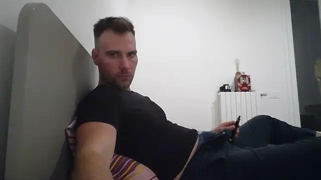 Snapshot of mrlyuis chatting on September 10, 2025, 6:29 pm mrlyuis online show from September 10, 2025, 6:29 pm