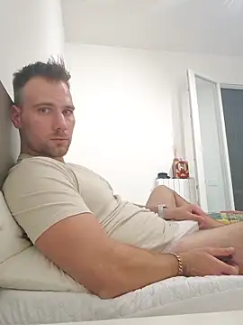 Snapshot of mrlyuis chatting on September 14, 2025, 12:44 am mrlyuis online show from September 14, 2025, 12:44 am