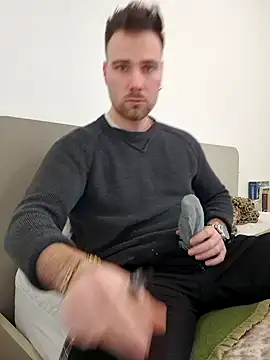 Snapshot of mrlyuis chatting on January 12, 2026, 12:12 pm mrlyuis online show from January 12, 2026, 12:12 pm