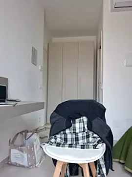 mrlyuis online show from March 18, 2026, 11:57 am