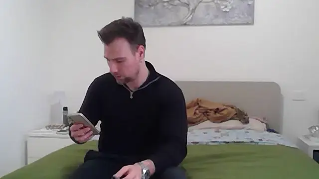 mrlyuis online show from February 9, 2026, 3:32 pm