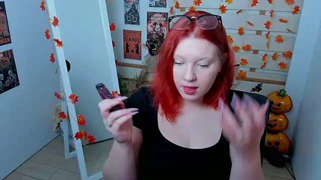 ScarletVixen  online show from October 20, 2025, 6:19 pm