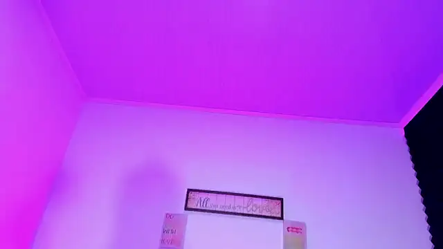 SagiraBelle online show from February 16, 2026, 5:44 pm