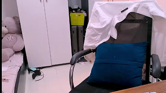 bunny b4nny online show from September 13, 2025, 2:28 pm