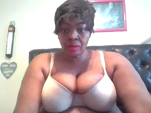 Snapshot of sweetmelonsxxxx25 chatting on March 12, 2026, 6:17 am sweetmelonsxxxx25 online show from March 12, 2026, 6:17 am