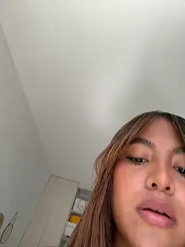 MegannHills online show from September 14, 2025, 3:12 pm